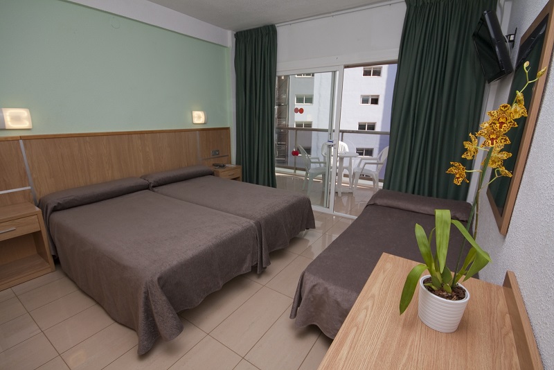 Double chambre avec  lit supplémentaire Hôtel Perla Benidorm